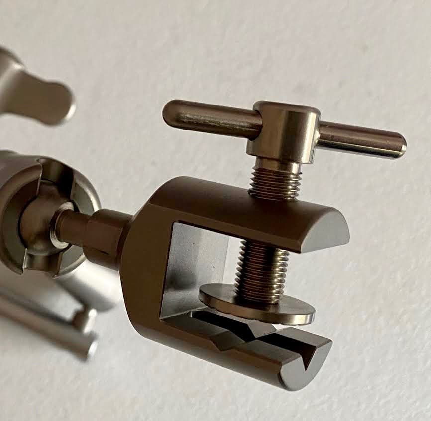 MARTIN Arm Retractor Systems, Universal Fixation Clamp
